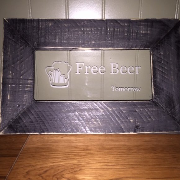 Free Beer Bar Sign - Handmade etched Glass & Wood - Picture 5 of 5
